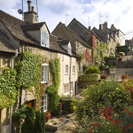 Well Cottage: A Cotswold Cottage At The Heart Of The Village Of Crudwell Buitenkant foto